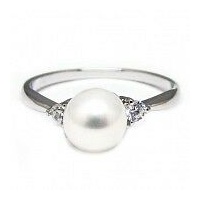 Simple Pearl and Rhinestones Ring